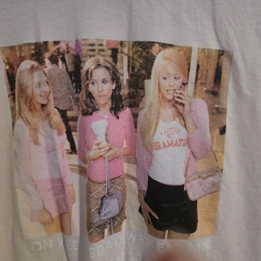 Mean Girls On Wednesdays We Wear Pink Graphic T Shirt Women's Large - Picture 3 of 8